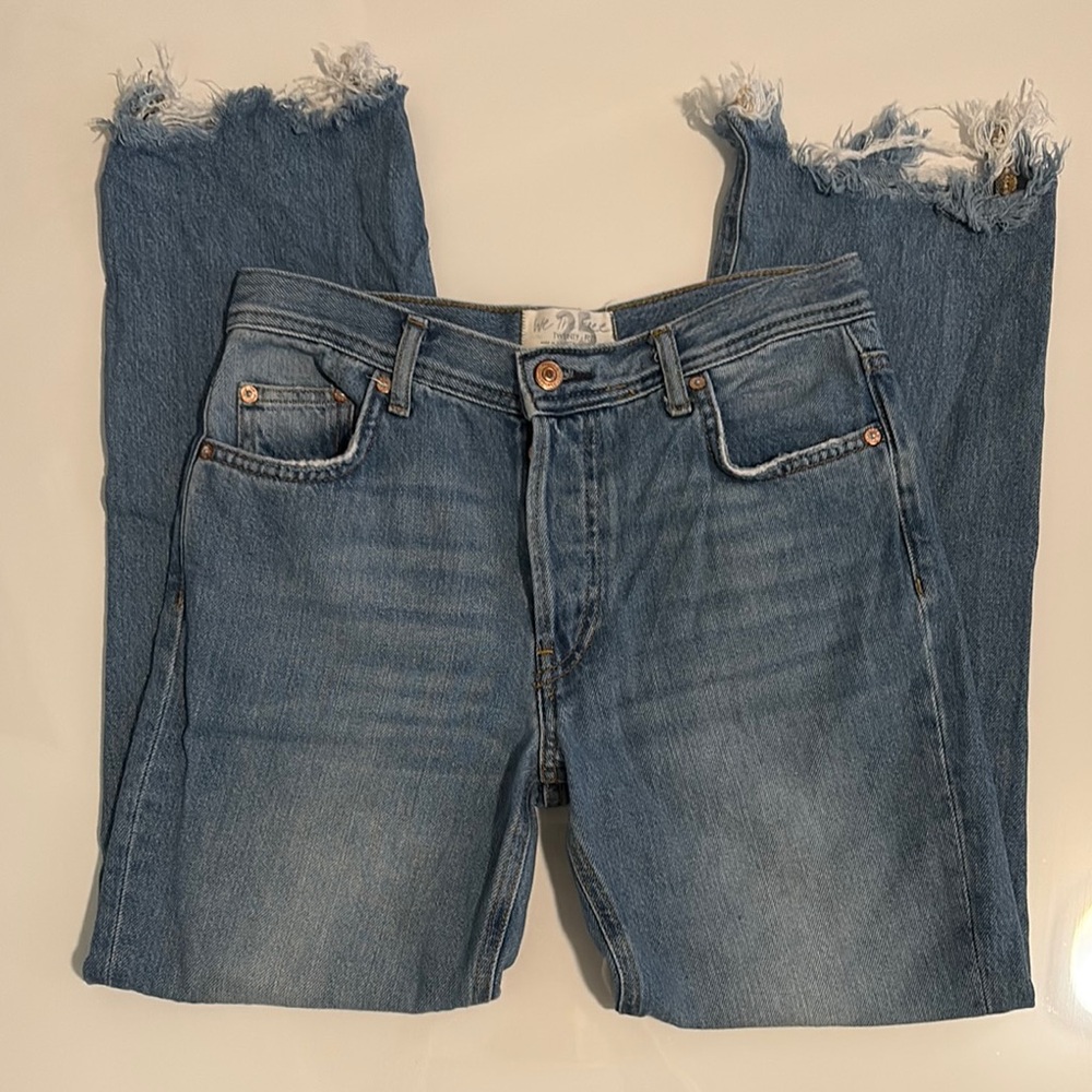We The Free Maggie distressed Mid Rise straight leg Jeans Size 25